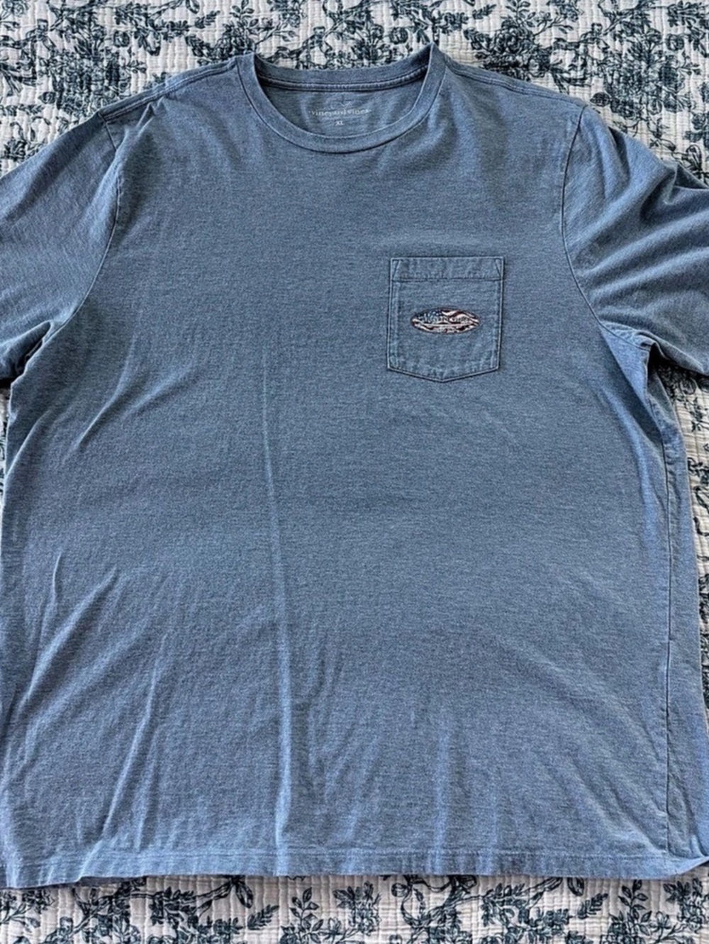 Vineyard Vines American Flag Whale Pocket T-Shirt Blue XL
